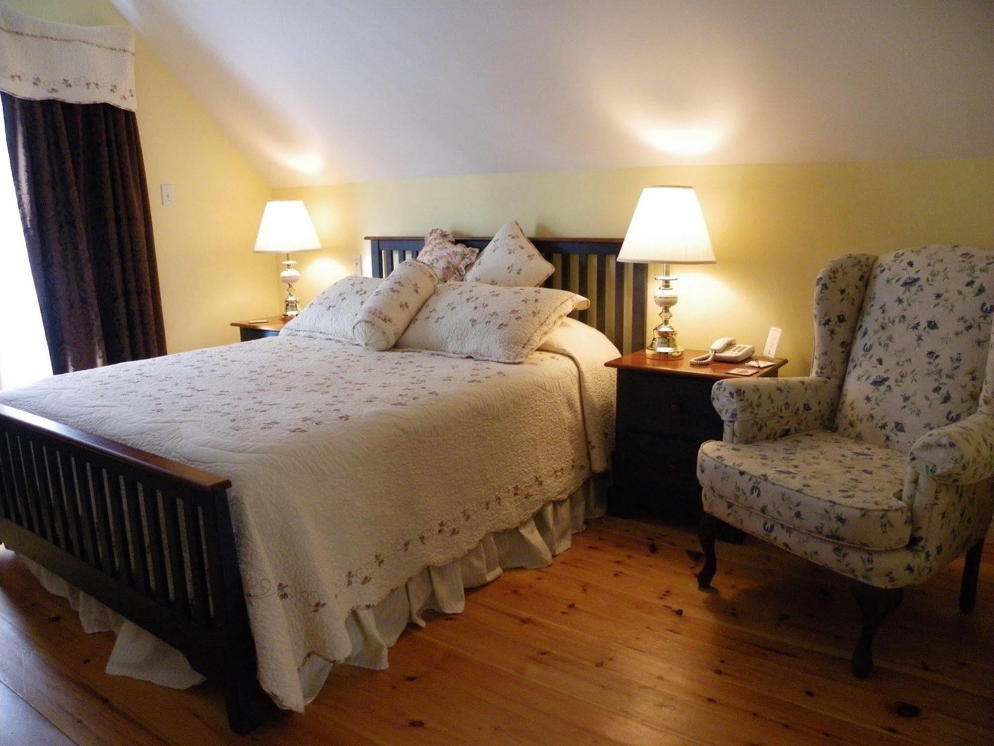 The Colonel'S In Bed And Breakfast Fredericton Kültér fotó